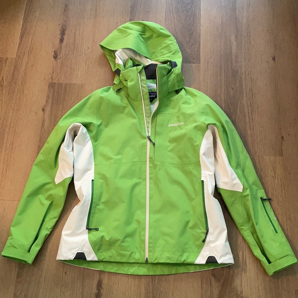 Green Gortex Patagonia Ski Jacket